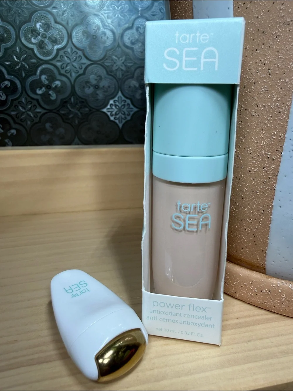 tarte SEA Power Flex Antioxidant Concealer 12N Fair Neutral + Bonus Eye Roller